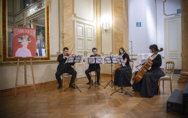 Výstava plagátov, knižných publikácii a animácií našich žiakov grafického dizajnu a propagačného výtvarníctva v Bruseli, (foto: Alexandra Chachaľáková)