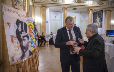 Výstava plagátov, knižných publikácii a animácií našich žiakov grafického dizajnu a propagačného výtvarníctva v Bruseli, (foto: Alexandra Chachaľáková)