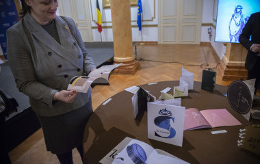Výstava plagátov, knižných publikácii a animácií našich žiakov grafického dizajnu a propagačného výtvarníctva v Bruseli, (foto: Alexandra Chachaľáková)